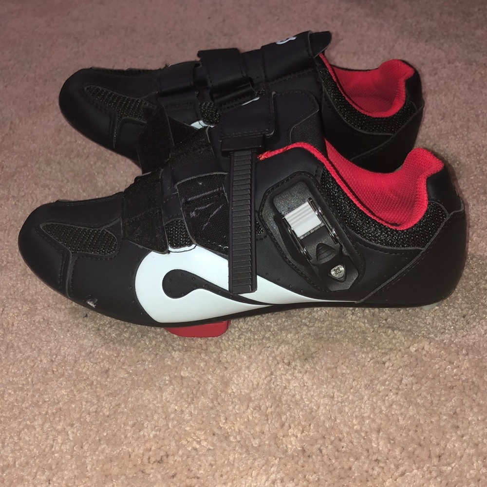 Peloton clip on shoes